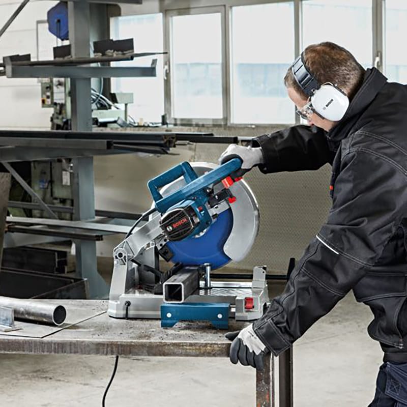 Tronçonneuse à métaux filaire puissante GCD 12 JL Professional Bosch